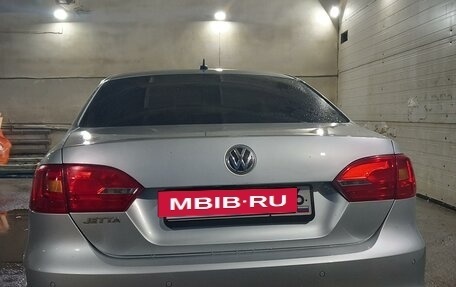 Volkswagen Jetta VI, 2013 год, 1 250 000 рублей, 4 фотография