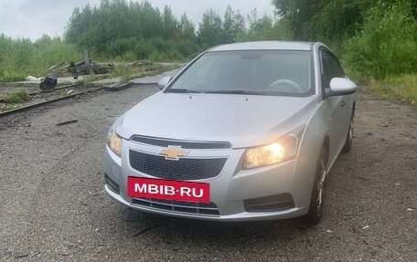 Chevrolet Cruze II, 2010 год, 650 000 рублей, 2 фотография