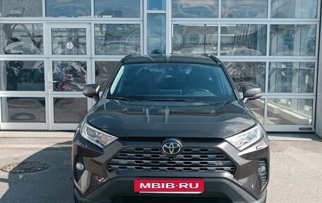 Toyota RAV4, 2020 год, 3 740 001 рублей, 4 фотография