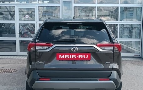 Toyota RAV4, 2020 год, 3 740 001 рублей, 5 фотография