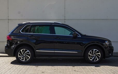 Volkswagen Tiguan II, 2018 год, 2 490 000 рублей, 5 фотография