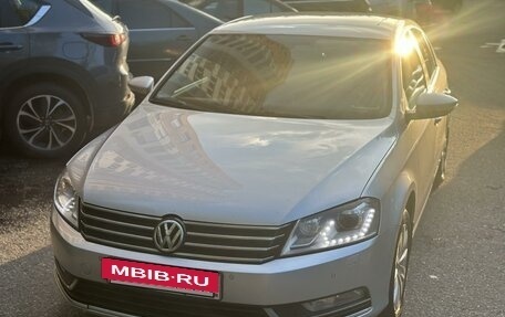 Volkswagen Passat B7, 2012 год, 1 088 000 рублей, 2 фотография