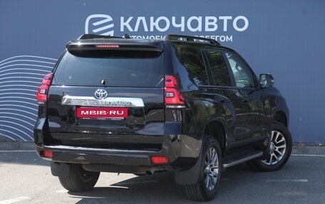 Toyota Land Cruiser Prado 150 рестайлинг 2, 2018 год, 5 650 000 рублей, 2 фотография