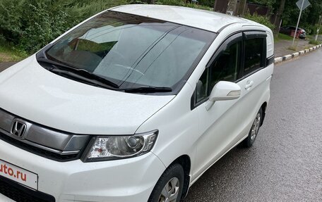 Honda Freed I, 2014 год, 1 150 000 рублей, 2 фотография