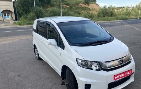 Honda Freed I, 2014 год, 1 150 000 рублей, 3 фотография