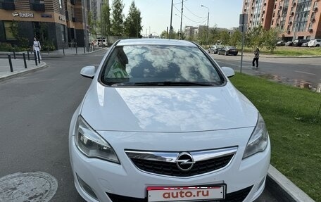 Opel Astra J, 2010 год, 950 000 рублей, 1 фотография