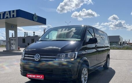 Volkswagen Caravelle T6 рестайлинг, 2017 год, 3 600 000 рублей, 1 фотография