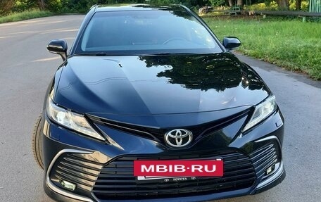 Toyota Camry, 2021 год, 3 100 000 рублей, 1 фотография