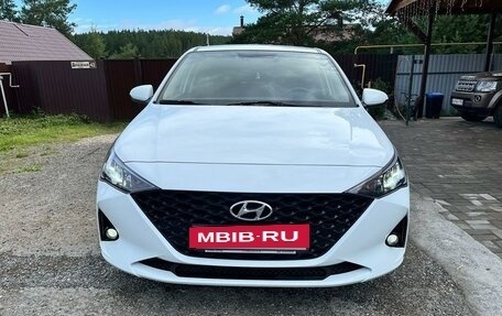 Hyundai Solaris II рестайлинг, 2020 год, 1 850 000 рублей, 2 фотография