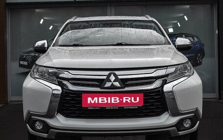 Mitsubishi Pajero Sport III рестайлинг, 2018 год, 3 098 000 рублей, 2 фотография