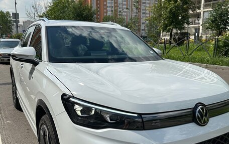 Volkswagen Tiguan, 2024 год, 5 680 000 рублей, 5 фотография