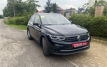 Volkswagen Tiguan II, 2020 год, 2 850 000 рублей, 4 фотография