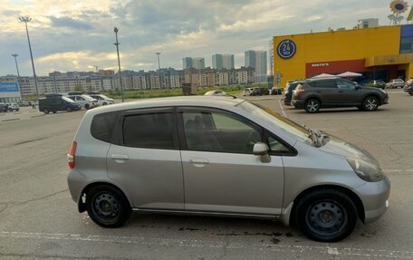 Honda Fit III, 2004 год, 550 000 рублей, 2 фотография