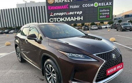 Lexus RX IV рестайлинг, 2019 год, 5 800 000 рублей, 2 фотография