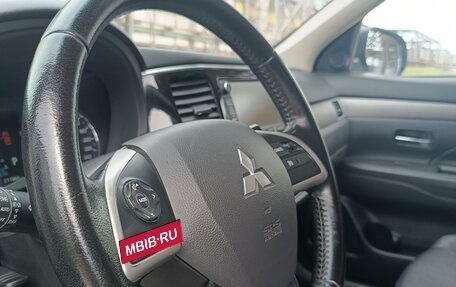 Mitsubishi Outlander III рестайлинг 3, 2014 год, 1 900 000 рублей, 6 фотография