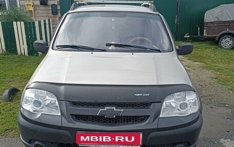 Chevrolet Niva I рестайлинг, 2011 год, 450 000 рублей, 2 фотография