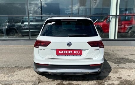 Volkswagen Tiguan II, 2019 год, 2 390 000 рублей, 3 фотография