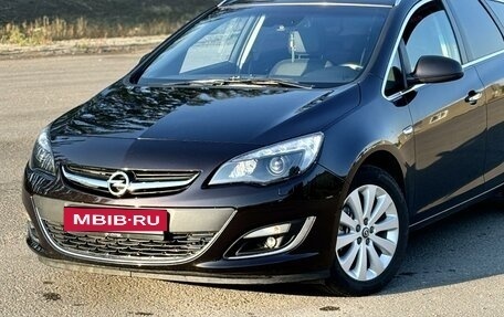 Opel Astra J, 2013 год, 2 фотография