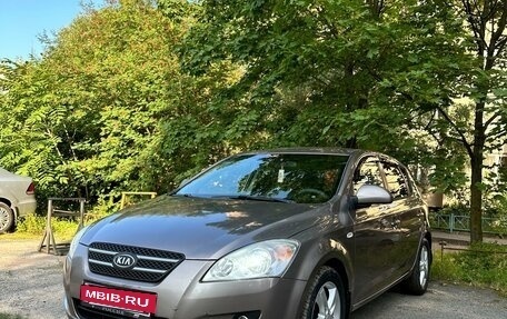 KIA cee'd I рестайлинг, 2009 год, 590 000 рублей, 1 фотография