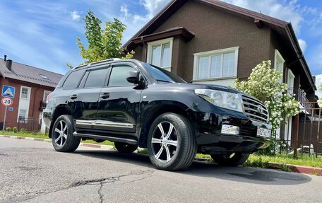 Toyota Land Cruiser 200, 2011 год, 3 600 000 рублей, 2 фотография