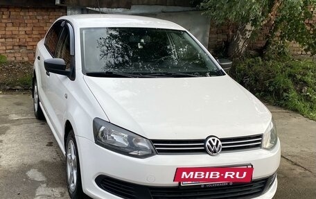 Volkswagen Polo VI (EU Market), 2011 год, 750 000 рублей, 2 фотография