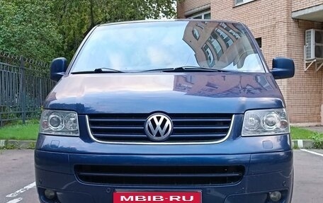 Volkswagen Multivan T5, 2009 год, 2 350 000 рублей, 2 фотография