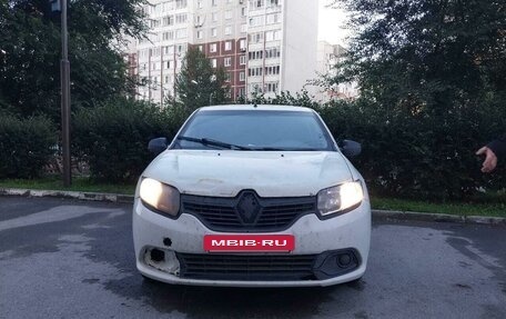 Renault Logan II, 2018 год, 650 000 рублей, 2 фотография