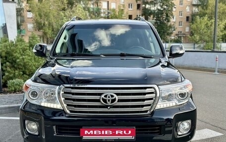 Toyota Land Cruiser 200, 2013 год, 3 900 000 рублей, 2 фотография