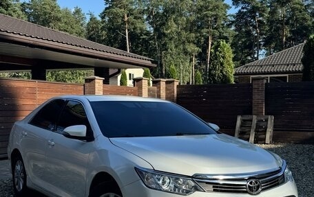 Toyota Camry, 2015 год, 1 900 000 рублей, 5 фотография