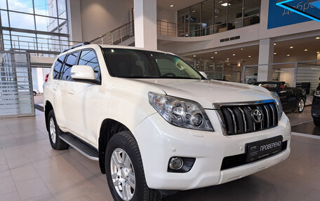 Toyota Land Cruiser Prado 150 рестайлинг 2, 2013 год, 3 976 000 рублей, 3 фотография