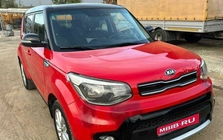 KIA Soul II рестайлинг, 2017 год, 900 000 рублей, 1 фотография