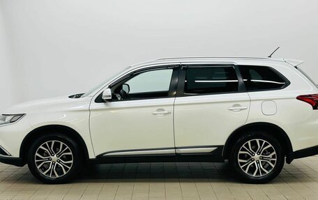 Mitsubishi Outlander III рестайлинг 3, 2015 год, 1 840 000 рублей, 4 фотография