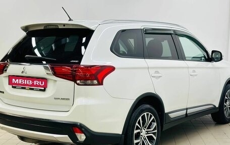 Mitsubishi Outlander III рестайлинг 3, 2015 год, 1 840 000 рублей, 5 фотография