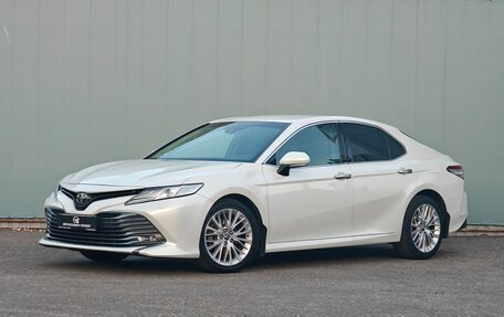 Toyota Camry, 2018 год, 2 990 000 рублей, 1 фотография