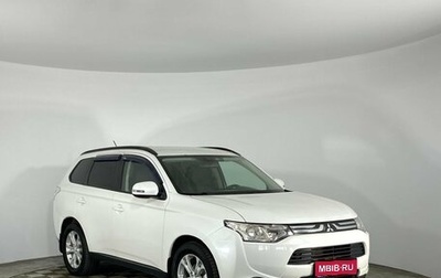 Mitsubishi Outlander III рестайлинг 3, 2013 год, 1 599 000 рублей, 1 фотография