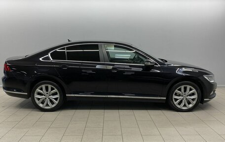 Volkswagen Passat B8 рестайлинг, 2017 год, 1 785 000 рублей, 5 фотография