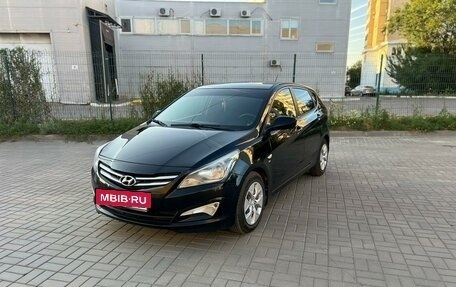 Hyundai Solaris II рестайлинг, 2015 год, 1 150 000 рублей, 1 фотография