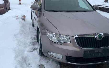 Skoda Superb III рестайлинг, 2012 год, 1 350 000 рублей, 3 фотография