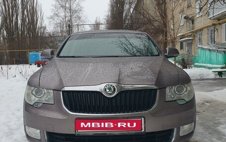 Skoda Superb III рестайлинг, 2012 год, 1 350 000 рублей, 2 фотография