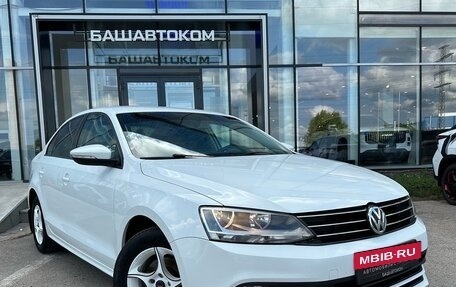 Volkswagen Jetta VI, 2017 год, 1 200 000 рублей, 2 фотография