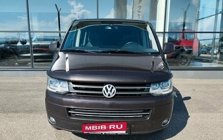 Volkswagen Multivan T5, 2013 год, 2 390 000 рублей, 1 фотография