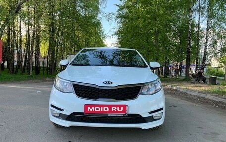 KIA Rio III рестайлинг, 2015 год, 1 050 000 рублей, 2 фотография