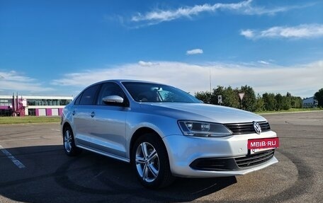 Volkswagen Jetta VI, 2012 год, 1 000 000 рублей, 3 фотография