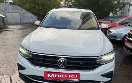 Volkswagen Tiguan II, 2021 год, 3 500 000 рублей, 2 фотография