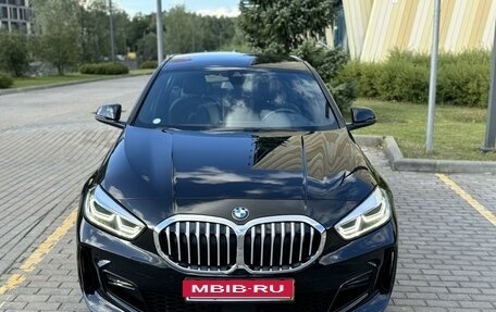 BMW 1 серия, 2021 год, 2 850 000 рублей, 6 фотография