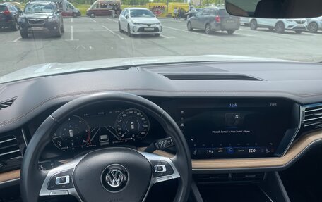 Volkswagen Touareg III, 2019 год, 5 500 000 рублей, 2 фотография