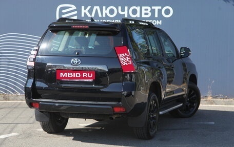 Toyota Land Cruiser Prado 150 рестайлинг 2, 2021 год, 7 650 000 рублей, 3 фотография