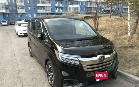 Honda Stepwgn IV, 2019 год, 2 650 000 рублей, 2 фотография