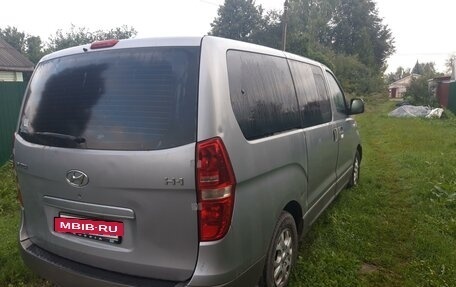 Hyundai H-1 II рестайлинг, 2010 год, 1 200 000 рублей, 2 фотография