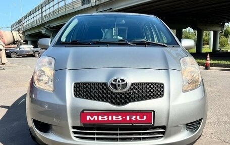 Toyota Yaris III рестайлинг, 2006 год, 660 000 рублей, 1 фотография